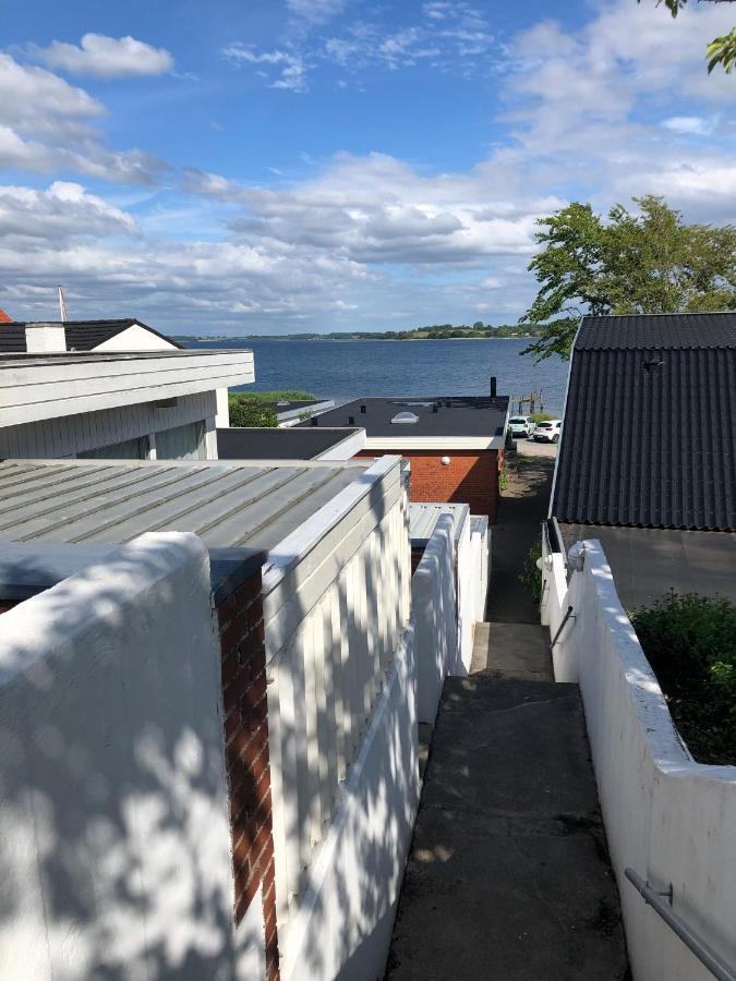 Hel Udlejningsbolig Med Christina Som Vaert Apartment Grasten Exterior photo